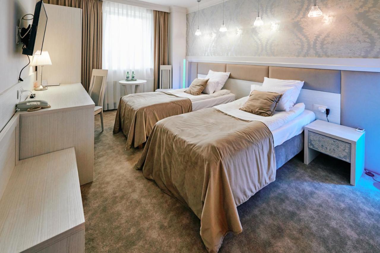 Bialy Dom Henlex Hotel Restauracja Poznań Eksteriør billede
