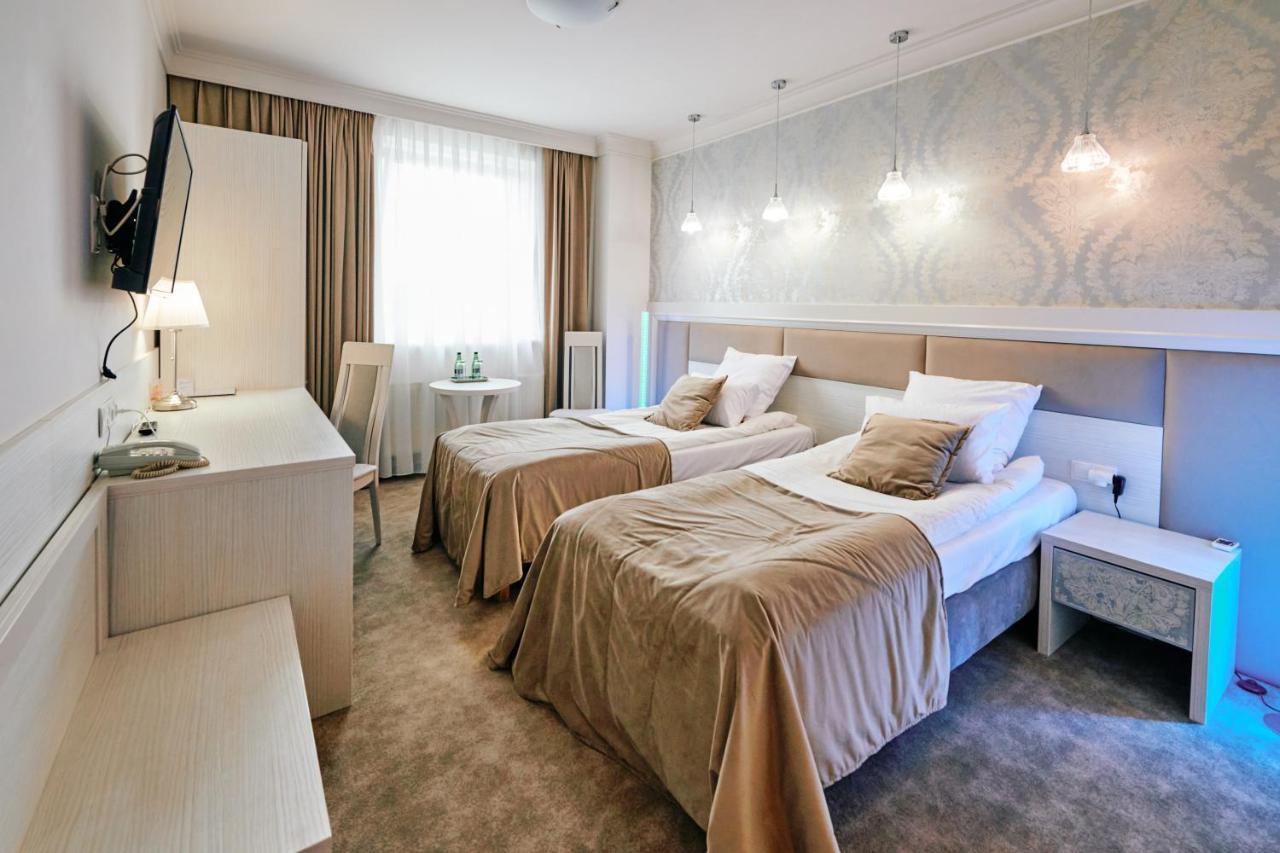 Bialy Dom Henlex Hotel Restauracja Poznań Eksteriør billede