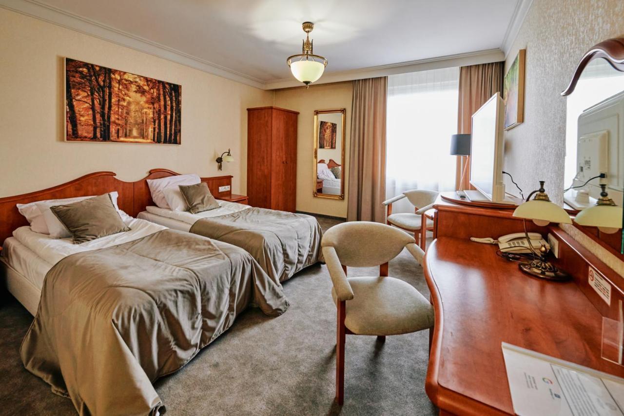 Bialy Dom Henlex Hotel Restauracja Poznań Eksteriør billede