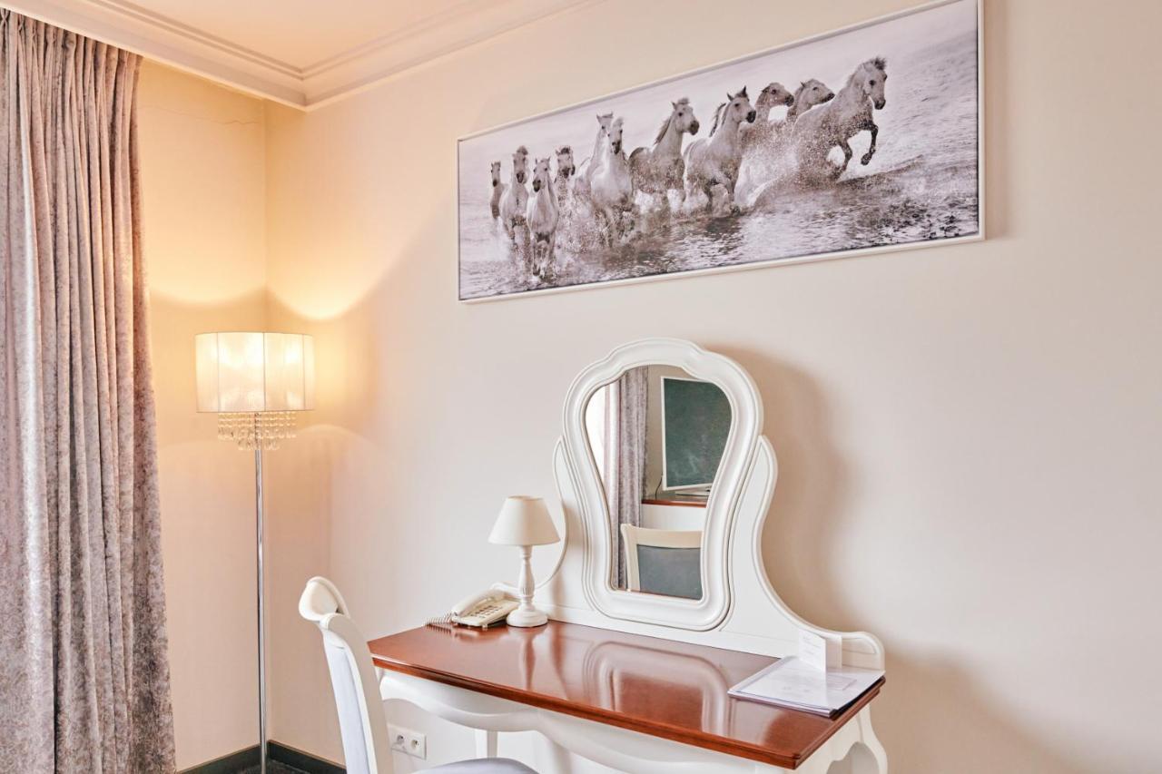 Bialy Dom Henlex Hotel Restauracja Poznań Eksteriør billede