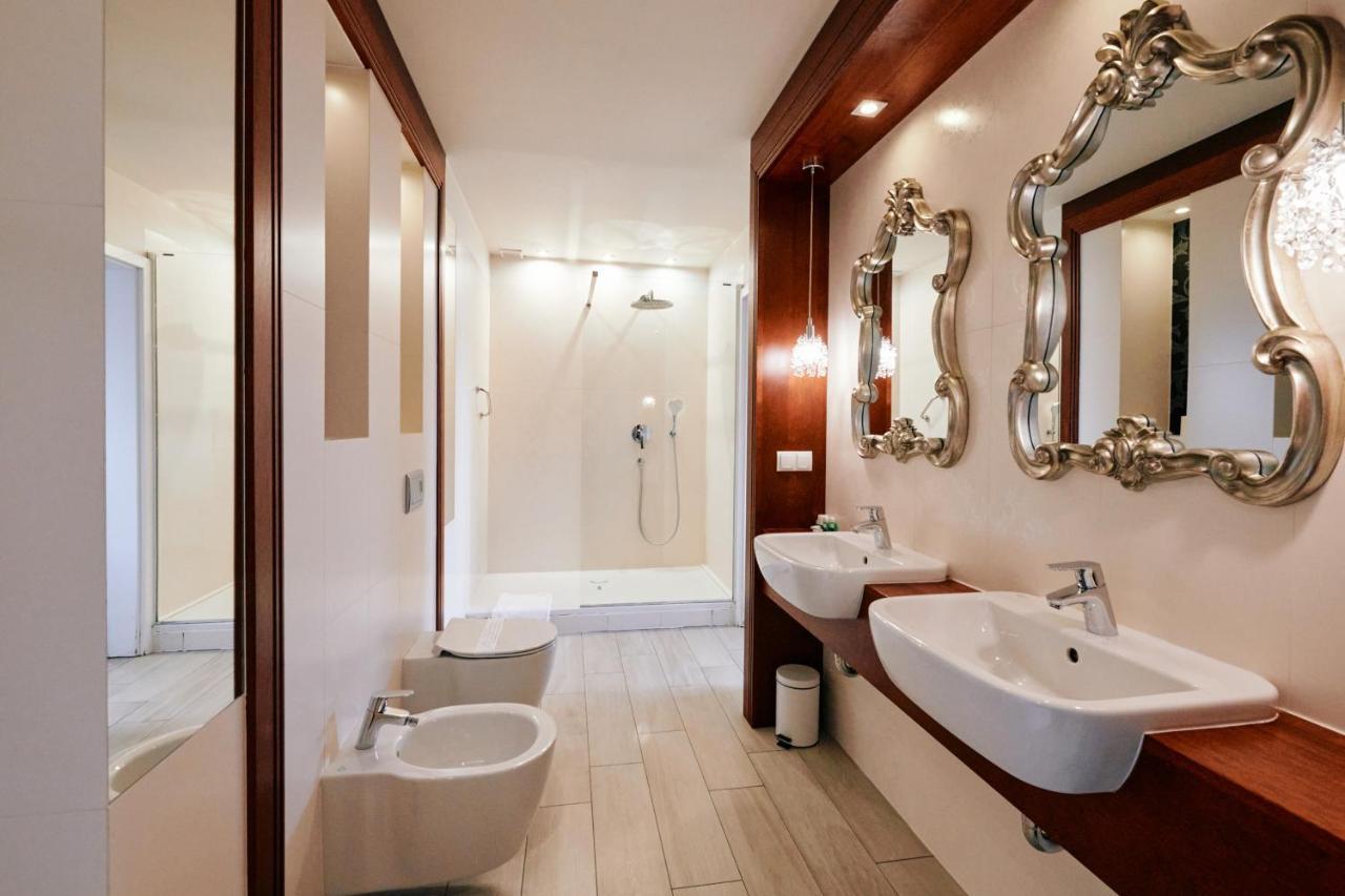 Bialy Dom Henlex Hotel Restauracja Poznań Eksteriør billede