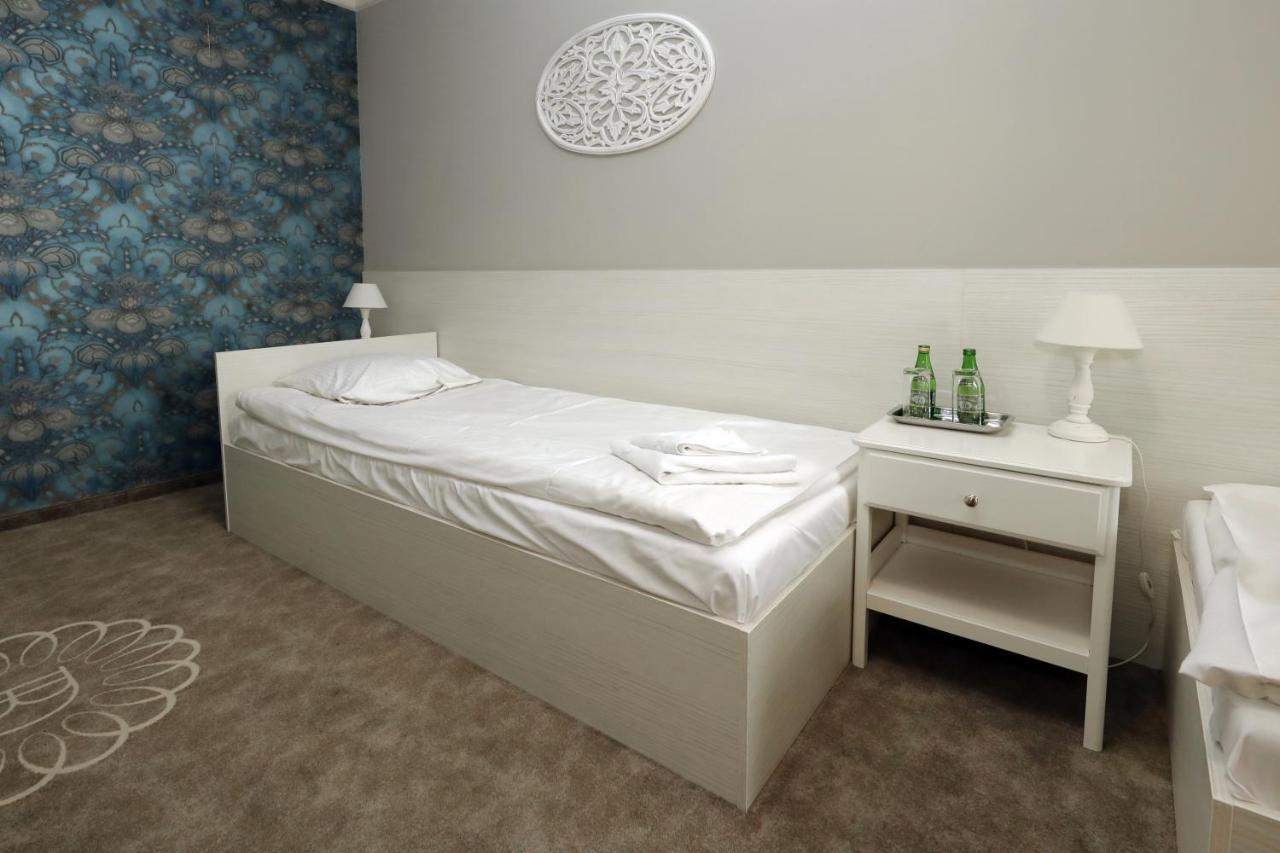 Bialy Dom Henlex Hotel Restauracja Poznań Eksteriør billede