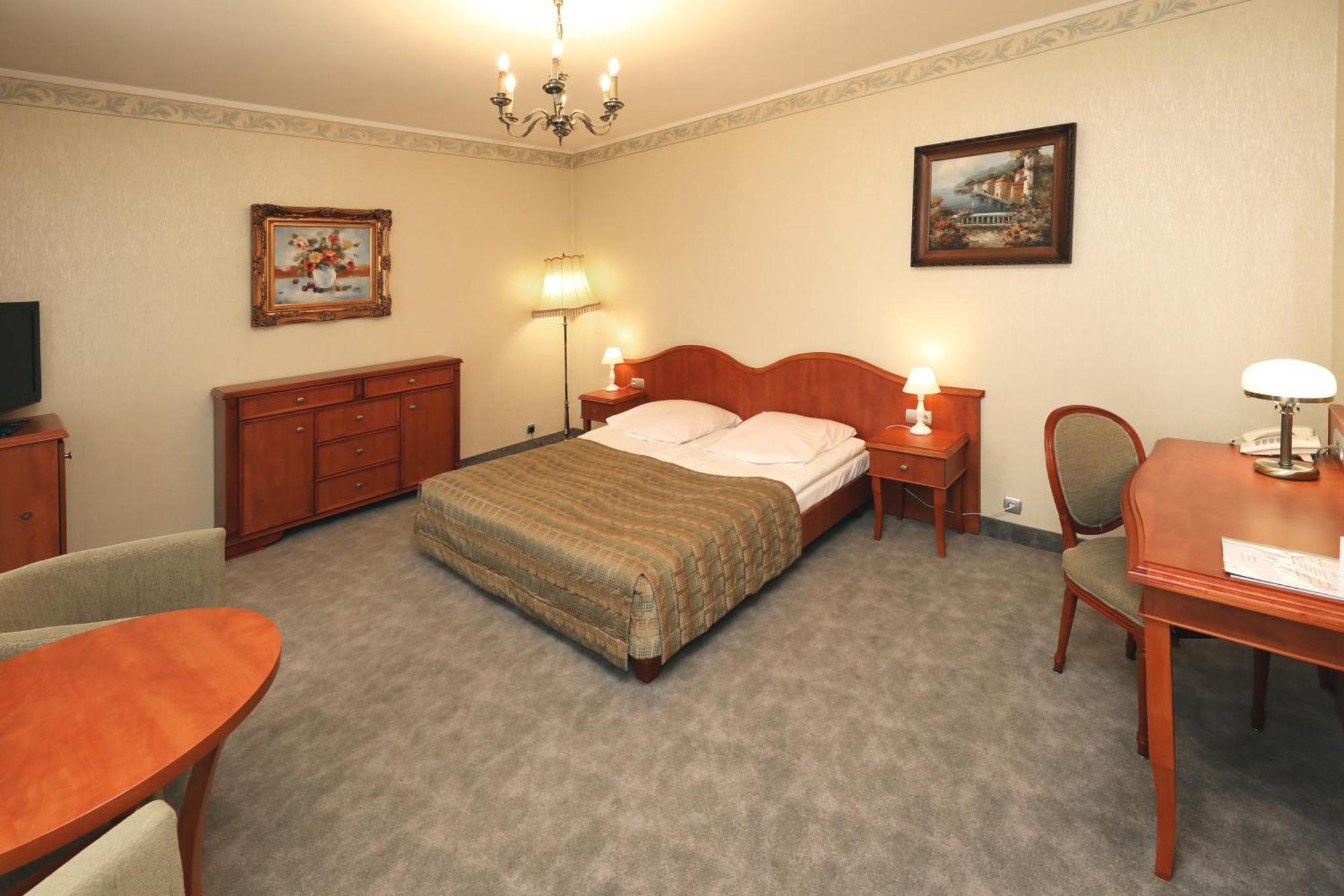 Bialy Dom Henlex Hotel Restauracja Poznań Eksteriør billede