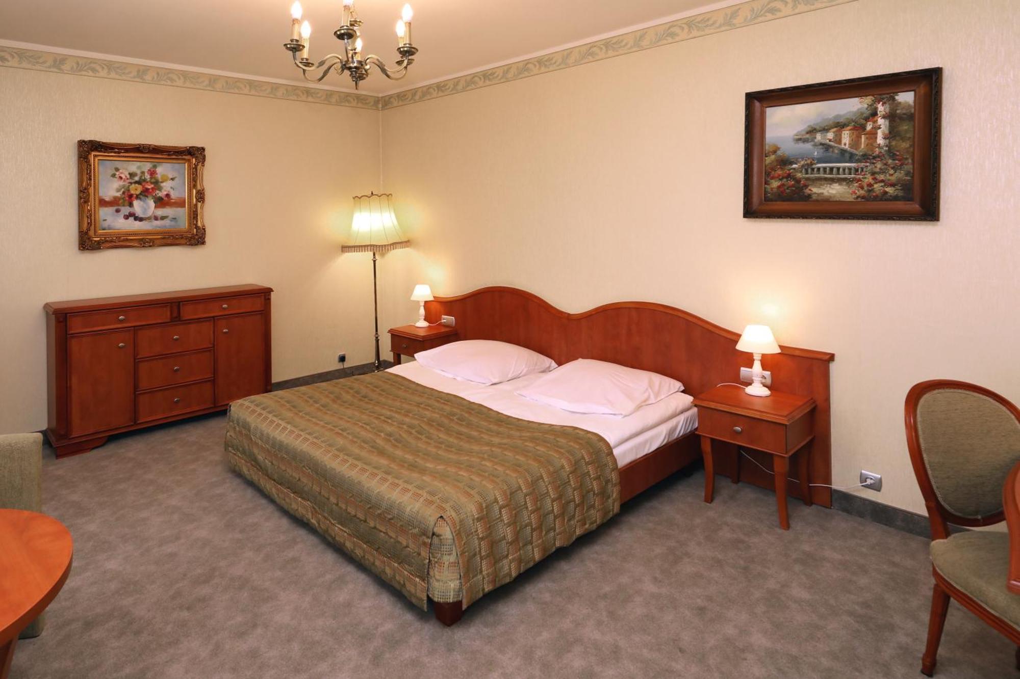 Bialy Dom Henlex Hotel Restauracja Poznań Eksteriør billede