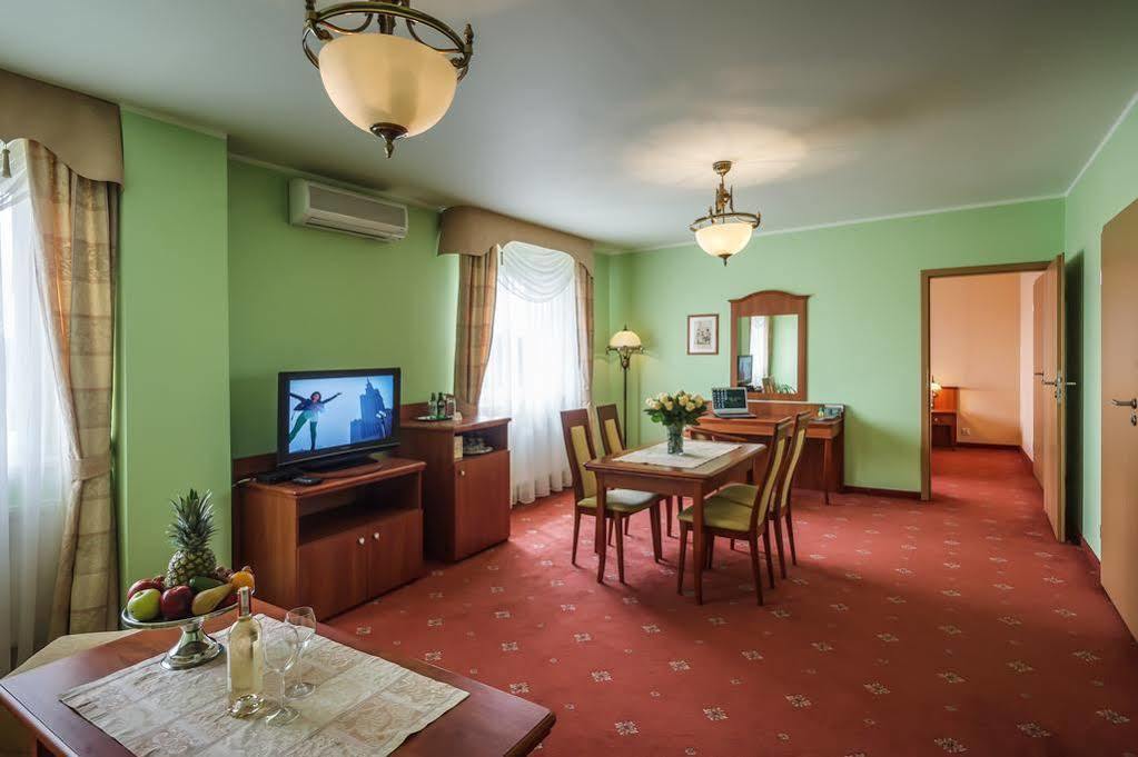 Bialy Dom Henlex Hotel Restauracja Poznań Eksteriør billede