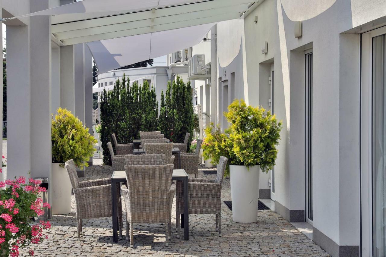 Bialy Dom Henlex Hotel Restauracja Poznań Eksteriør billede